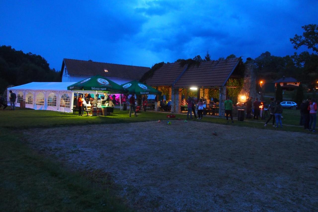 Camping Fox Cesky Krumlov Kájov エクステリア 写真